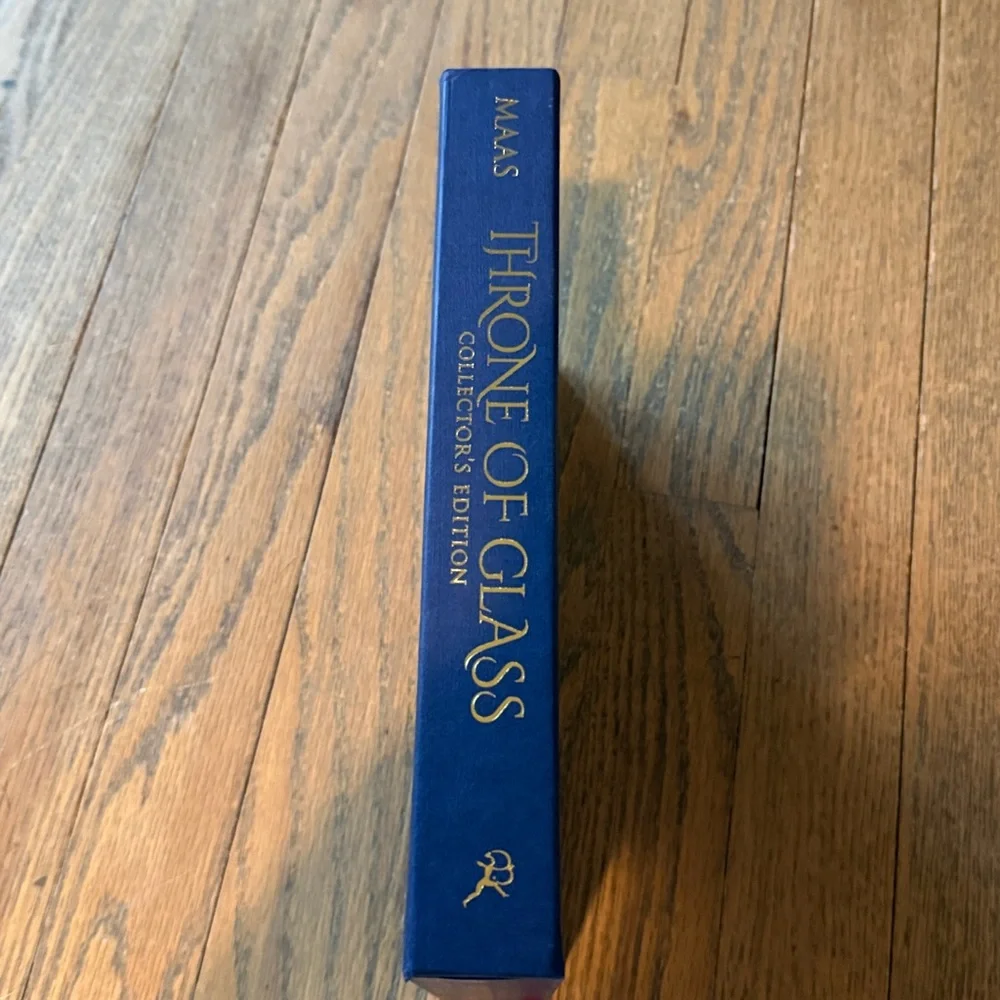 Throne of Glass Collectors Edition Hardcover Book - Picture 3 of 8